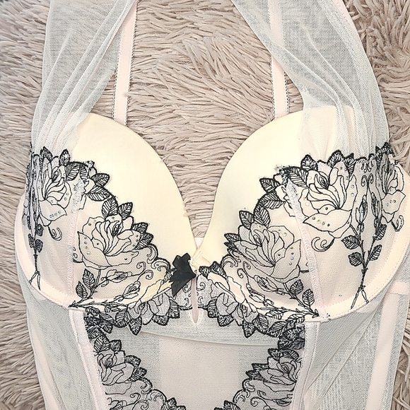 Victoria's secret lingerie - Picture 7 of 7